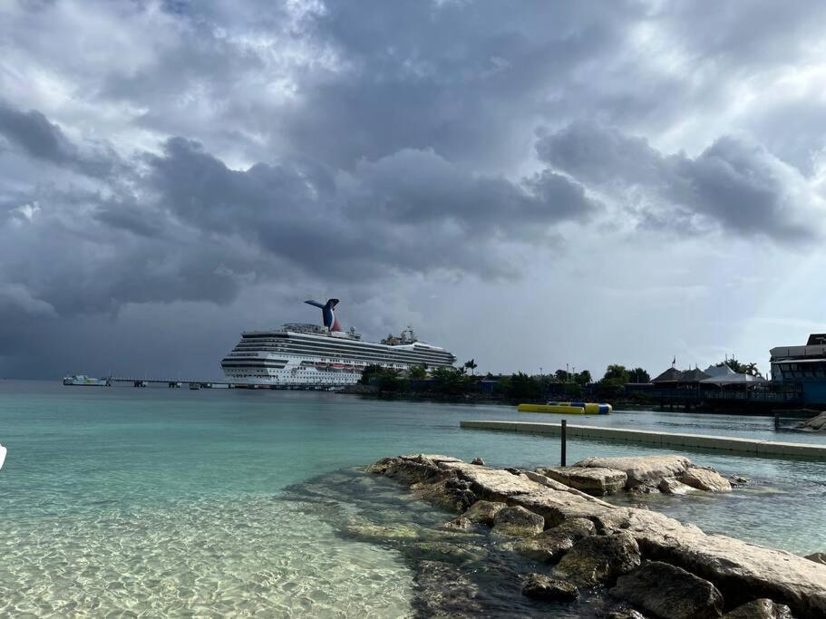 Millie'S Paradise - Bay Beach Ocho Rios Exteriör bild